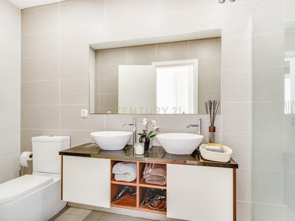 T5 no coração do alto de Santo Amaro, Lisboa - Image 25