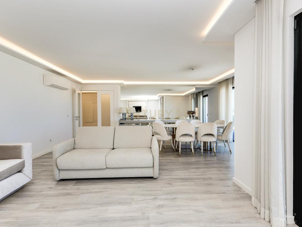 T3 com terraço e VISTA MAR em condomínio de luxo na Ericeira - Image 4