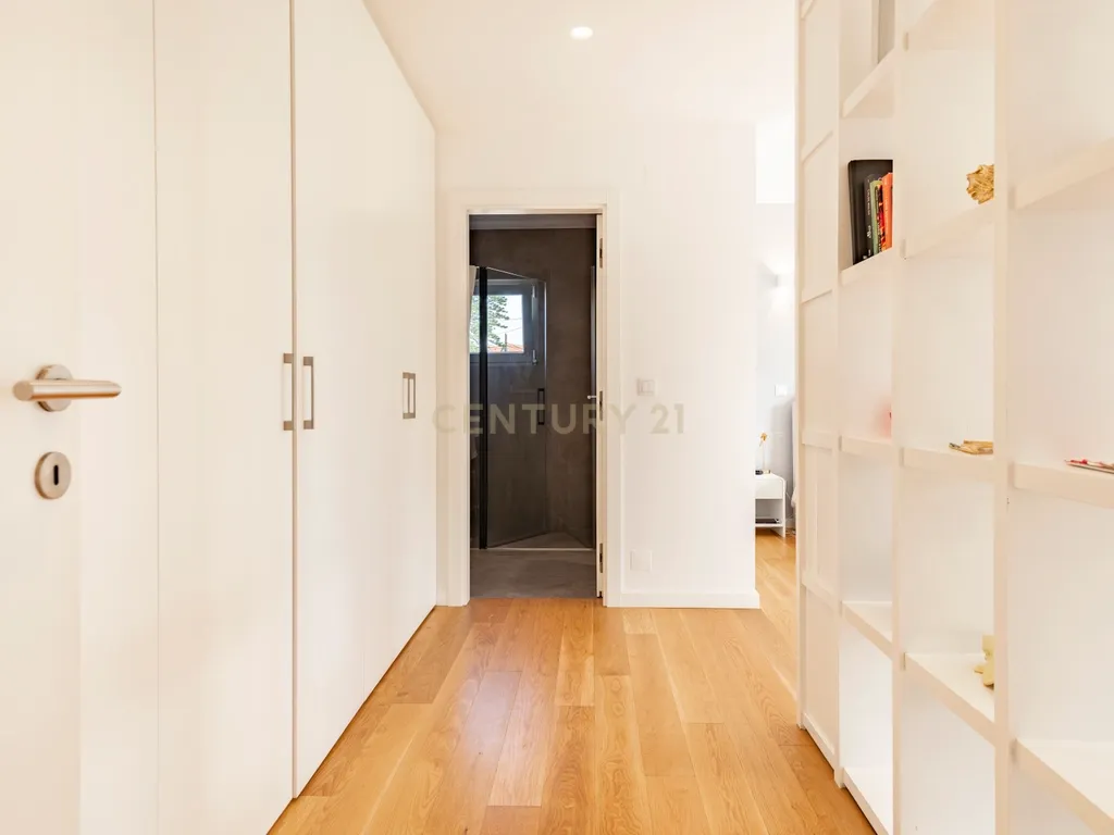 Moradia T5 de Luxo com Piscina, Ginásio, Sauna e Garrafeira em Birre, Cascais - Image 41