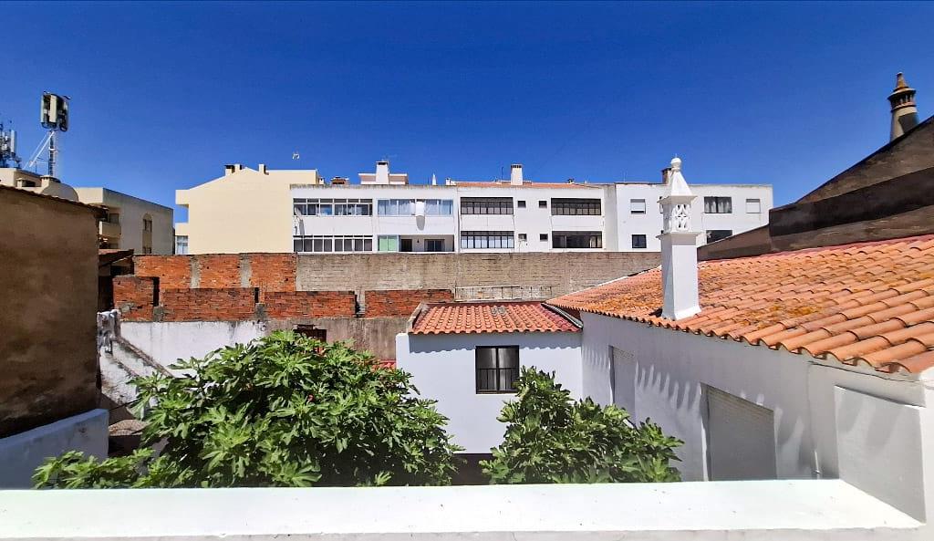 Moradia T3+2 com Terraço, Pátio e Espaço Comercial em São Bartolomeu de Messines – Silves, Faro - Image 51