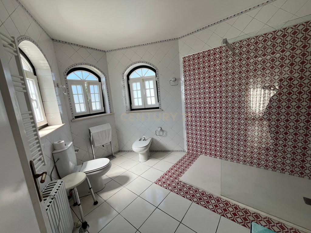 Moradia com 5 quartos em Vale Covo, Bombarral, com jardim, piscina, barbecue, adega e várias zonas de lazer - Image 63