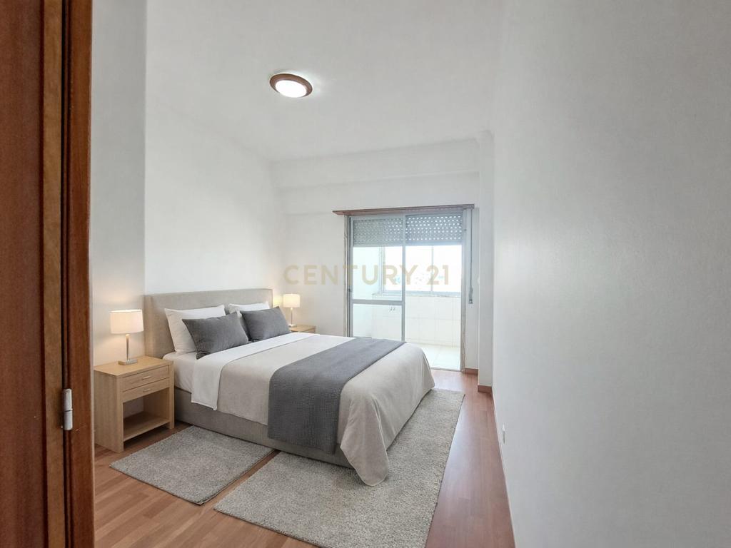 Apartamento T3 com 121m2 para arrendamento no Areeiro, Lisboa - Image 5