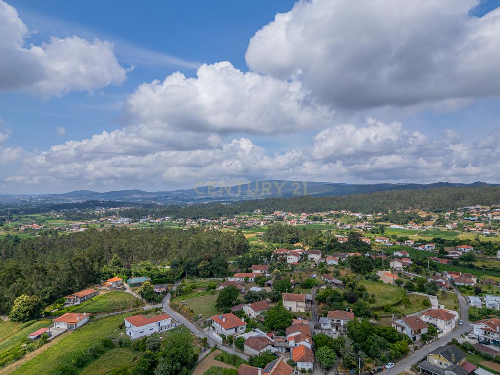Casa para Recuperação em Braga com Terreno de 5000m² - Image 2