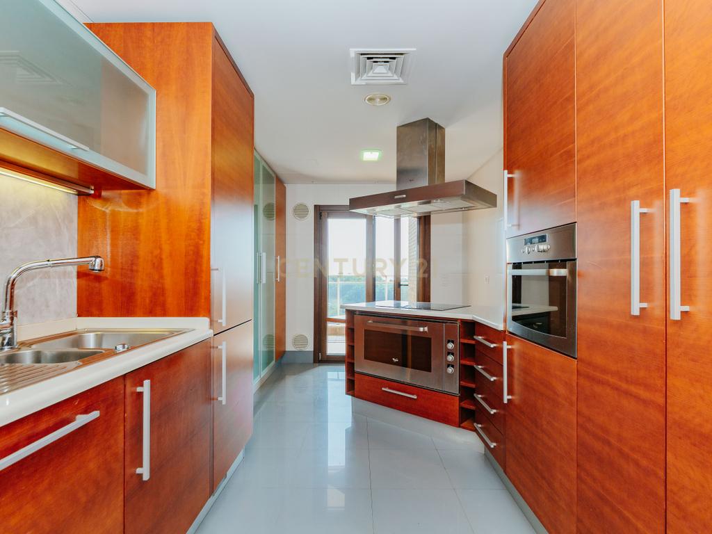 Apartamento T3 com vista da Varanda sobre o Rio Tejo  nos Terraços da Ponte Sacavém - Image 2