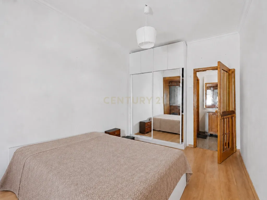 Apartamento T2 em Queluz, junto à Estação de Comboios - Image 24