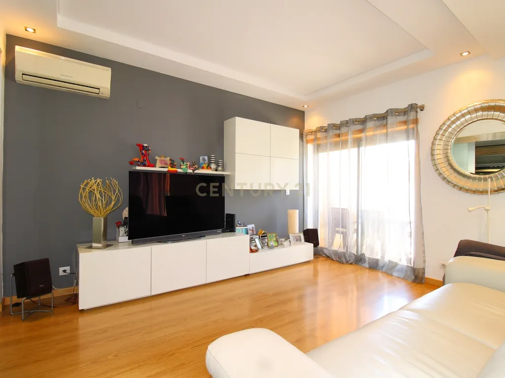 Moradia Contemporânea V3+1 Seixal - Image 25