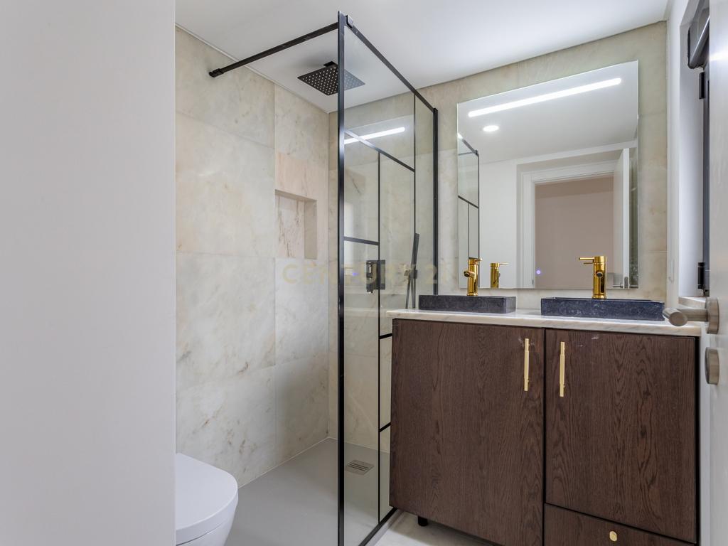 Moradia totalmente renovada no coração de Lisboa, com 4 suites - Image 32