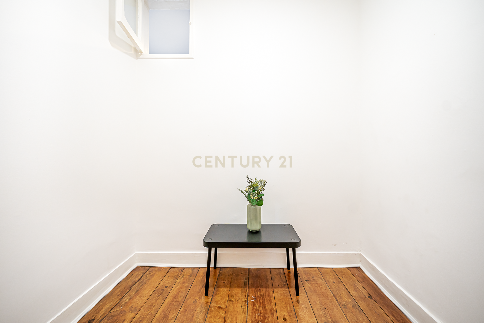 Fotografia 11 de Apartamento T2 para Arrendamento – Rua São João da Mata, Lisboa