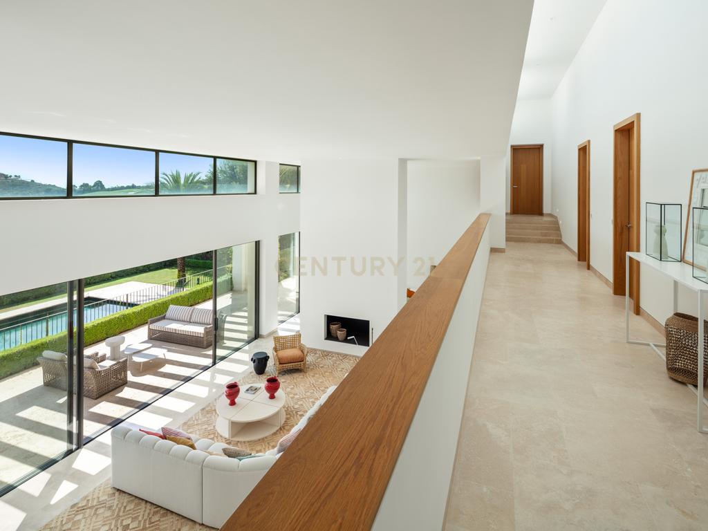 Villa Green 10: Elegância Contemporânea e Luxo à Beira do Golfe na Finca Cortesin - Image 13