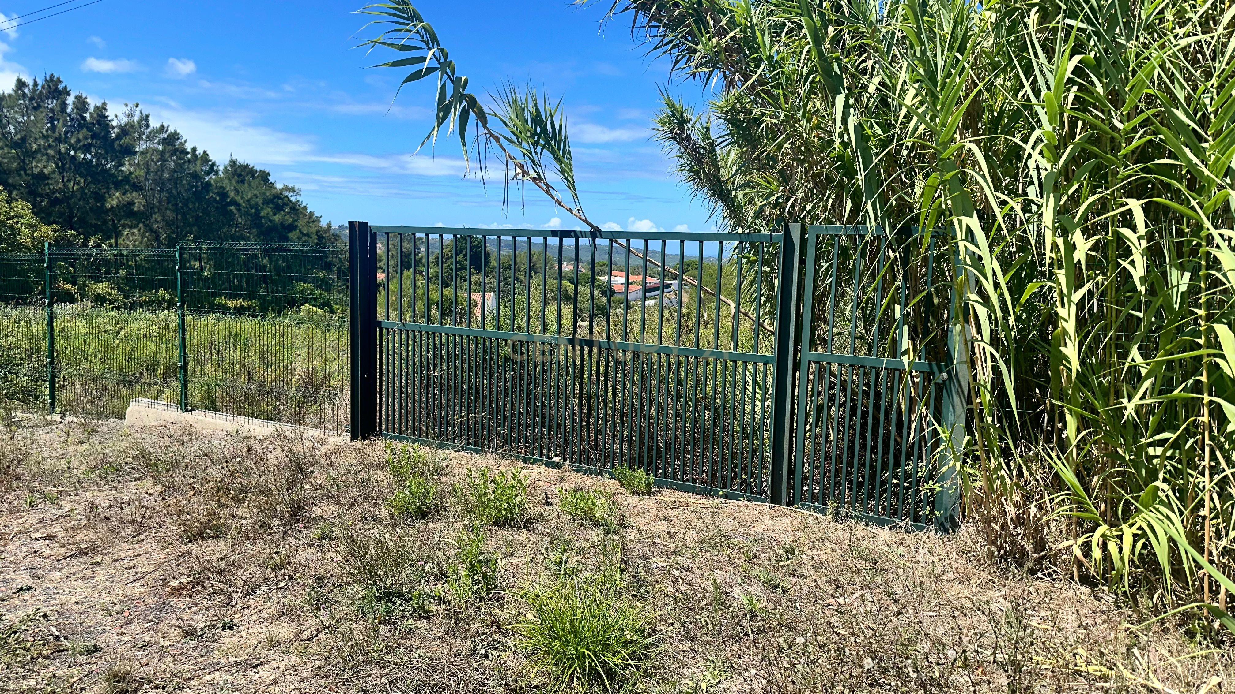 Fotografia 9 de Vende-se Terreno com 7880 m2 e vista privilegiada para a Serra de Sintra  - Galamares.