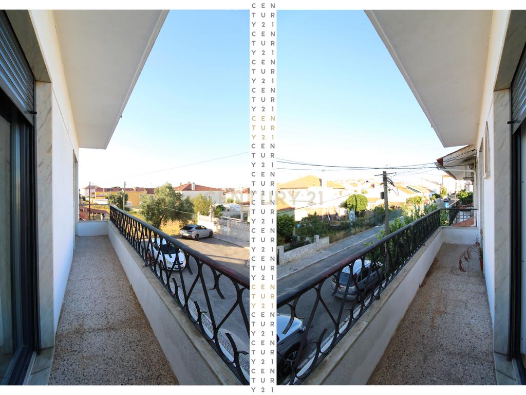 Espetacular Moradia T5 no Casal Do Marco com Garagem  - Image 30