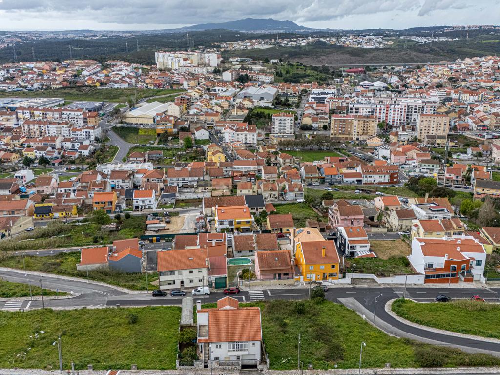 Terreno Urbano para construção de moradia unifamiliar (Casal de Cambra) - Image 17