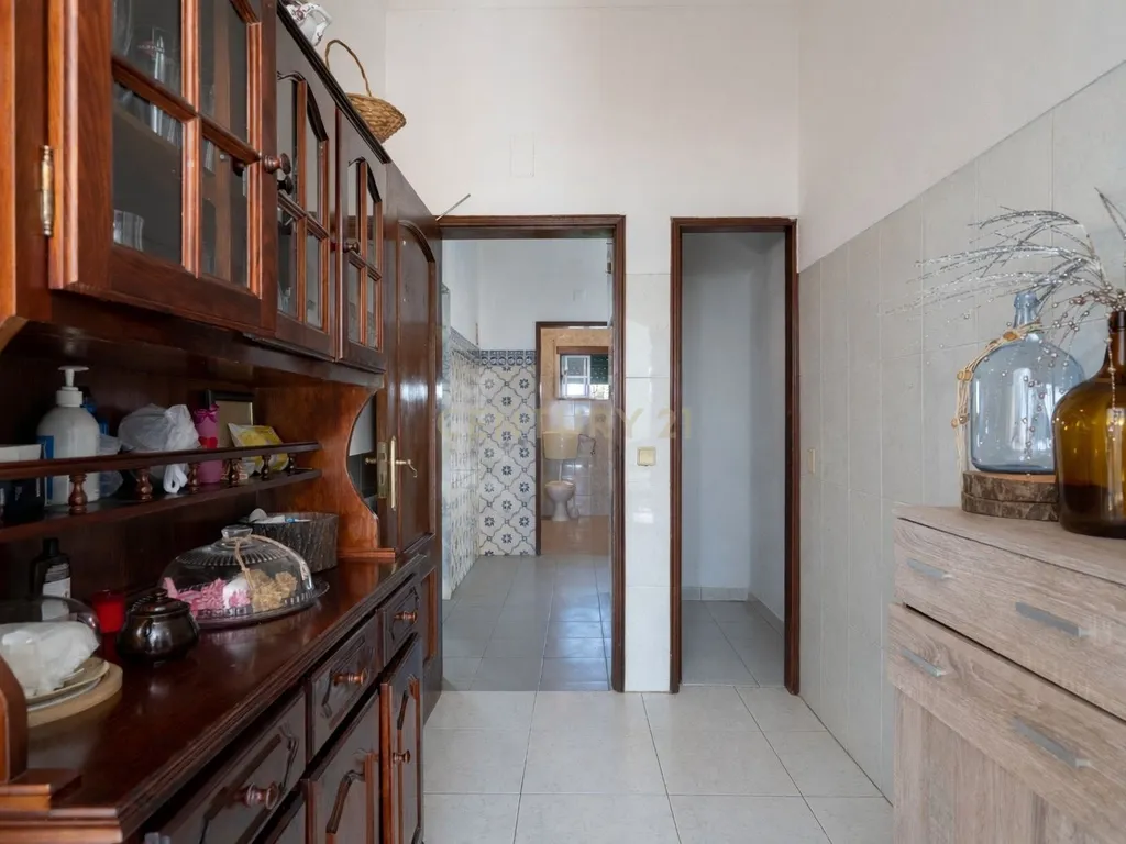 OPORTUNIDADE ÚNICA NA LOUSÃ – MORADIA COM GRANDE POTENCIAL (habitação e comércio) - Image 56