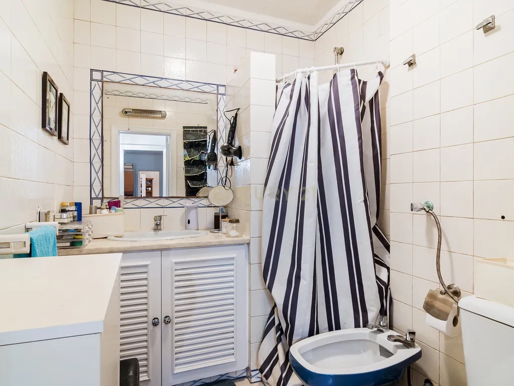 Apartamento T3+1 com varandas e terraço, junto ao Mercado da Vila, Cascais. Em Venda! - Image 17