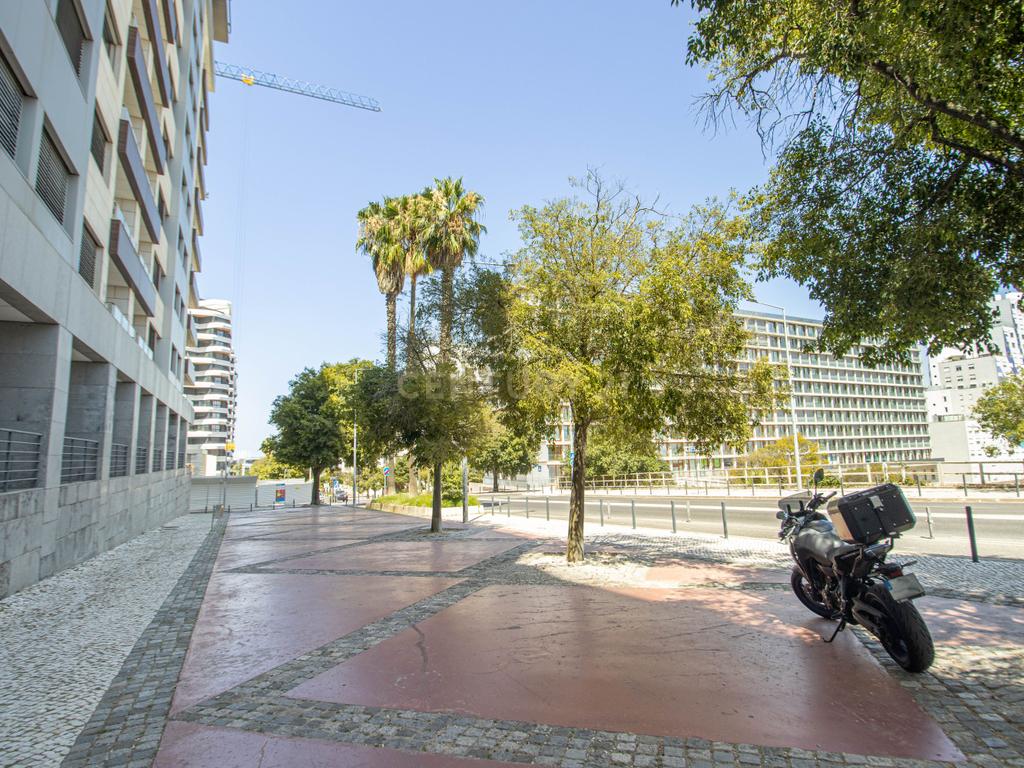 T3 com Vista Rio, Condomínio Privado com Jardim Infantil | Parque das Nações Sul - Image 33