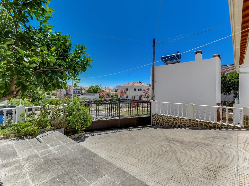 Moradia T8 de 288 m² no Centro de Montargil – Junto à Barragem - Image 40