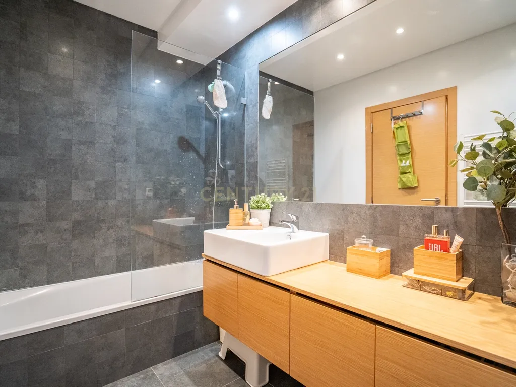 Apartamento T3 na Quinta do Património, em Sacavém. - Image 37