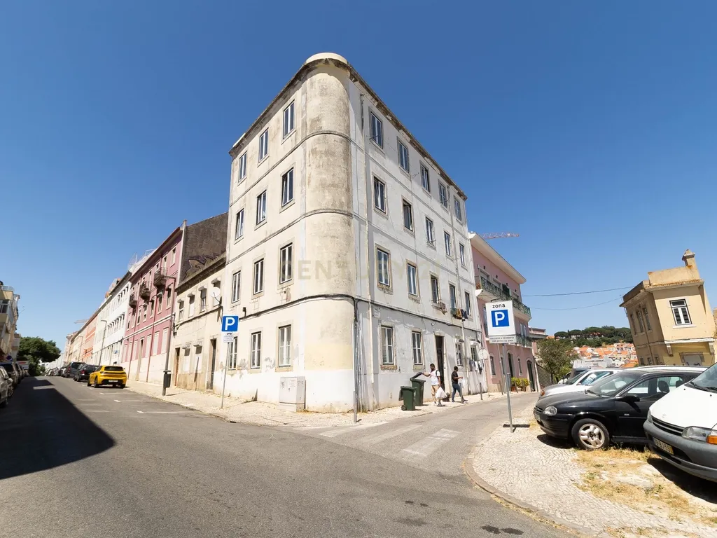 Apartamento T3 transformado em t2, totalmente remodelado - coração de Lisboa - Image 19