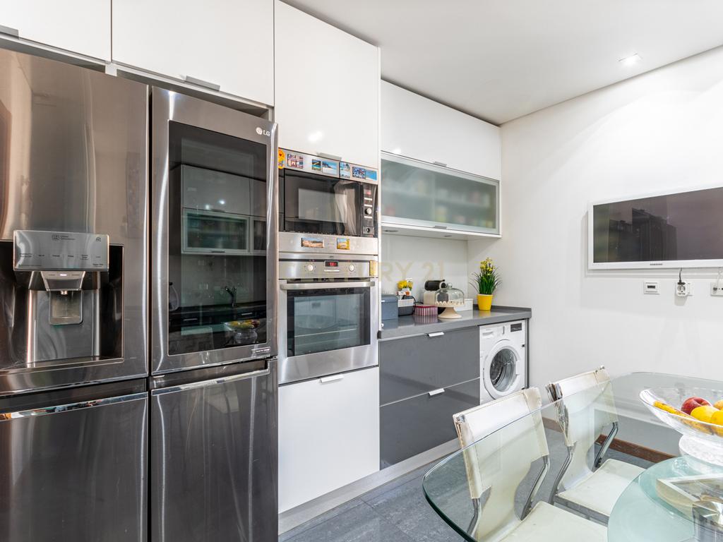 Apartamento T4 na prestigiada Urbanização Quinta do Infantado, Loures com Vista Panorâmica sobre as Lezírias - Image 9