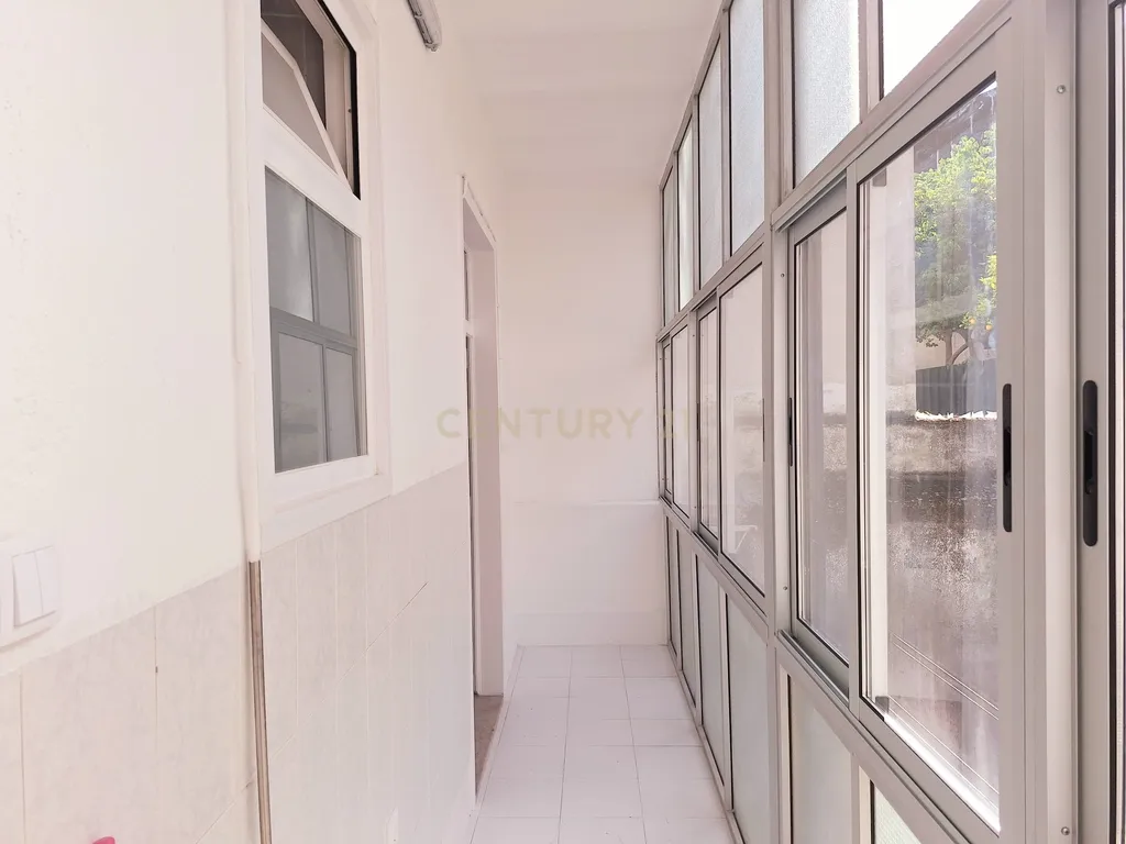 Apartamento T3+2 para Arrendamento em Campolide - Image 21