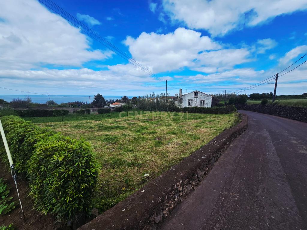 🌿 Terreno à Venda na Lomba da Fazenda – Nordeste, São Miguel, Açores 🌿 - Image 1
