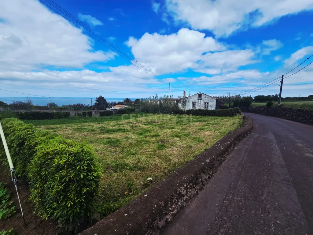 🌿 Terreno à Venda na Lomba da Fazenda – Nordeste, São Miguel, Açores 🌿 - Image 1