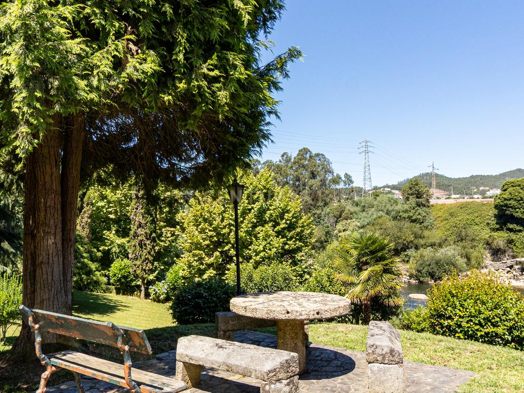 Casa das Azenhas – Charme e Exclusividade à Beira do Rio Cávado - Image 40