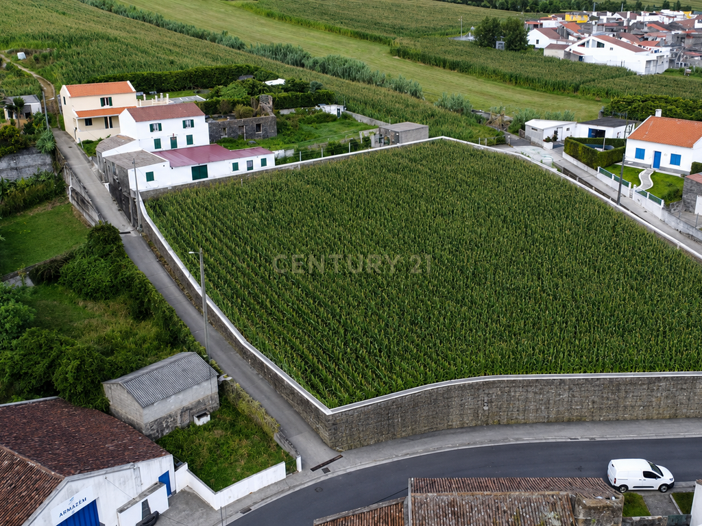 Terreno com Vista Mar em Ponta Garça, Vila Franca do Campo - Image 1