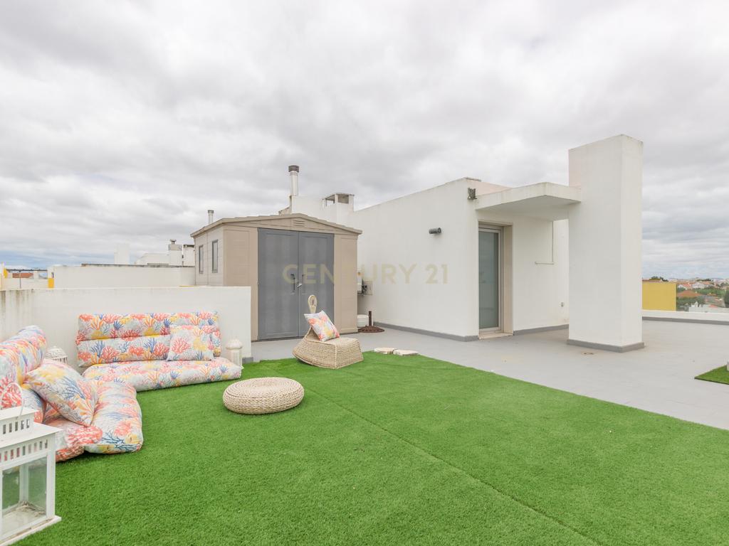 Espetacular Moradia com Piscina em Setúbal, Barreiro - Image 13