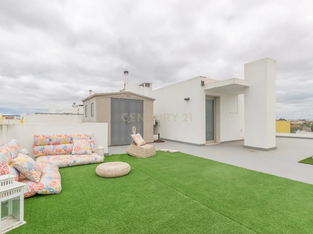 Espetacular Moradia com Piscina em Setúbal, Barreiro - Image 13