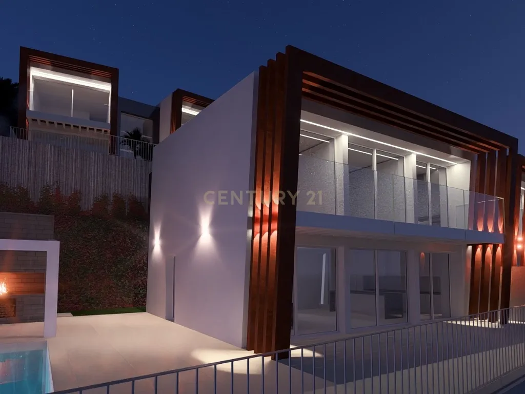 Terreno de Excelência | 3 Terrenos com Licença de Construção Emitida | Projeto para 5 Moradias de Prestígio | Vista Panorâmica para o Mar - Image 14
