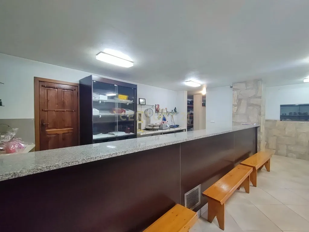 Moradia com Comércio em Amorim, Póvoa de Varzim - Uma Oportunidade Única! - Image 5
