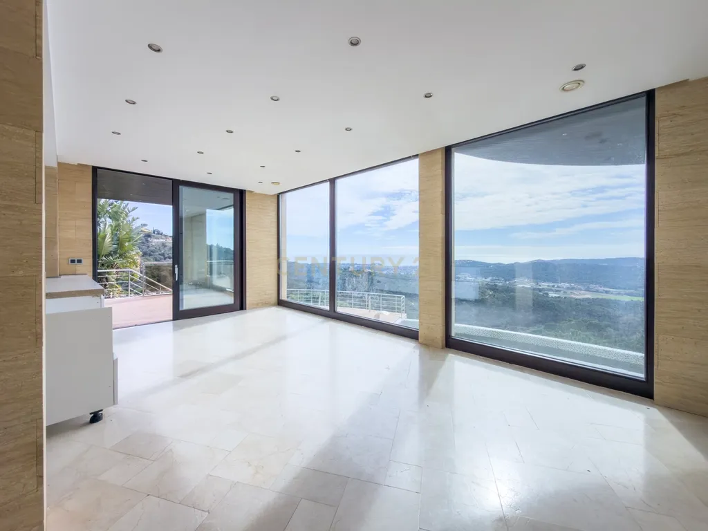 MORADIA DE LUXO · URBANIZAÇÃO MAS NOU · CASTELL-PLATJA D'ARO - Image 25