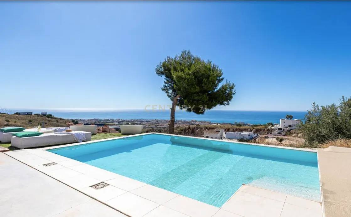 Luxuosa Moradia com Piscina e Jardim em Málaga, Andalucía - Image 18