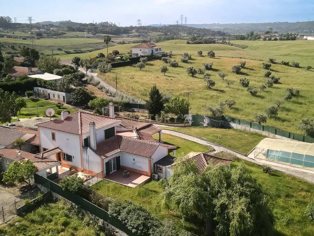 Moradia de sonho com Piscina, 7 Divisões e com Terreno 8461 m2 – Excelente Localização, a 40 minutos de Lisboa ! - Image 45