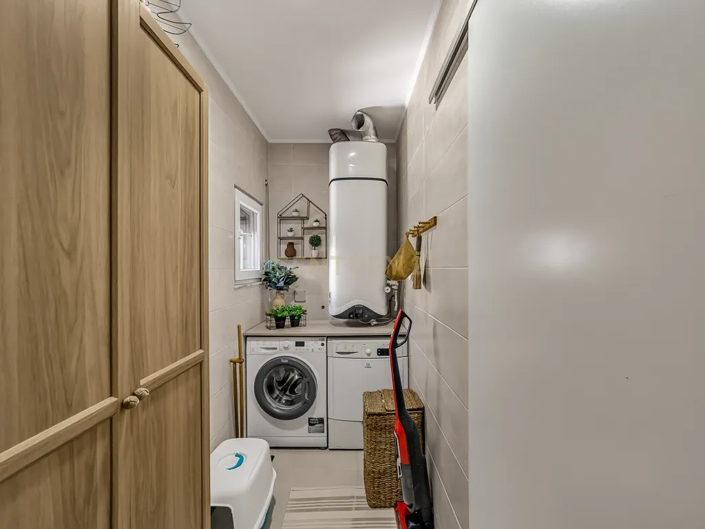 Moradia T3 isolada com garagem, Quinta do Conde - Image 6