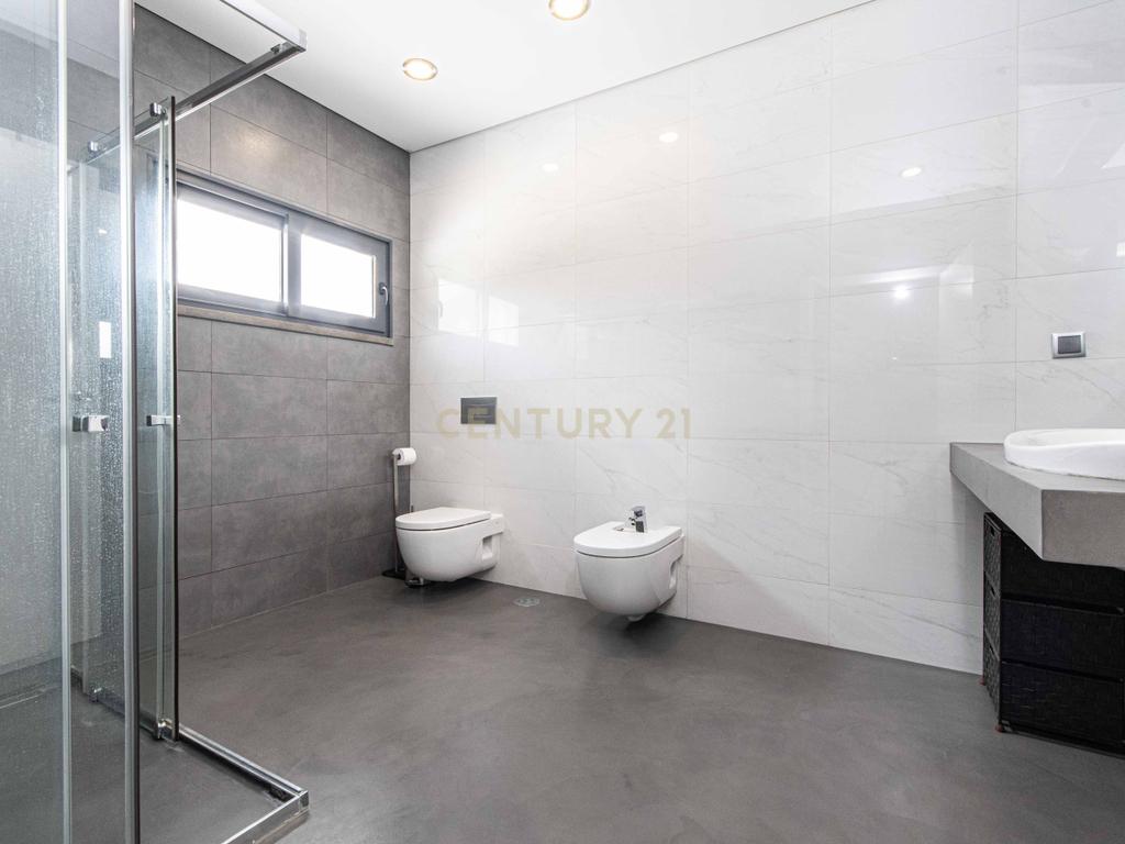 Moradia Térrea T4 no Montijo — Isolada, Moderna e com Piscina - Image 31