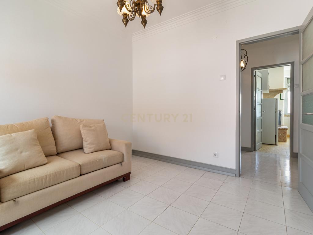 Apartamento T1 renovado, na Pontinha, Odivelas. Para Arrendar! - Image 7