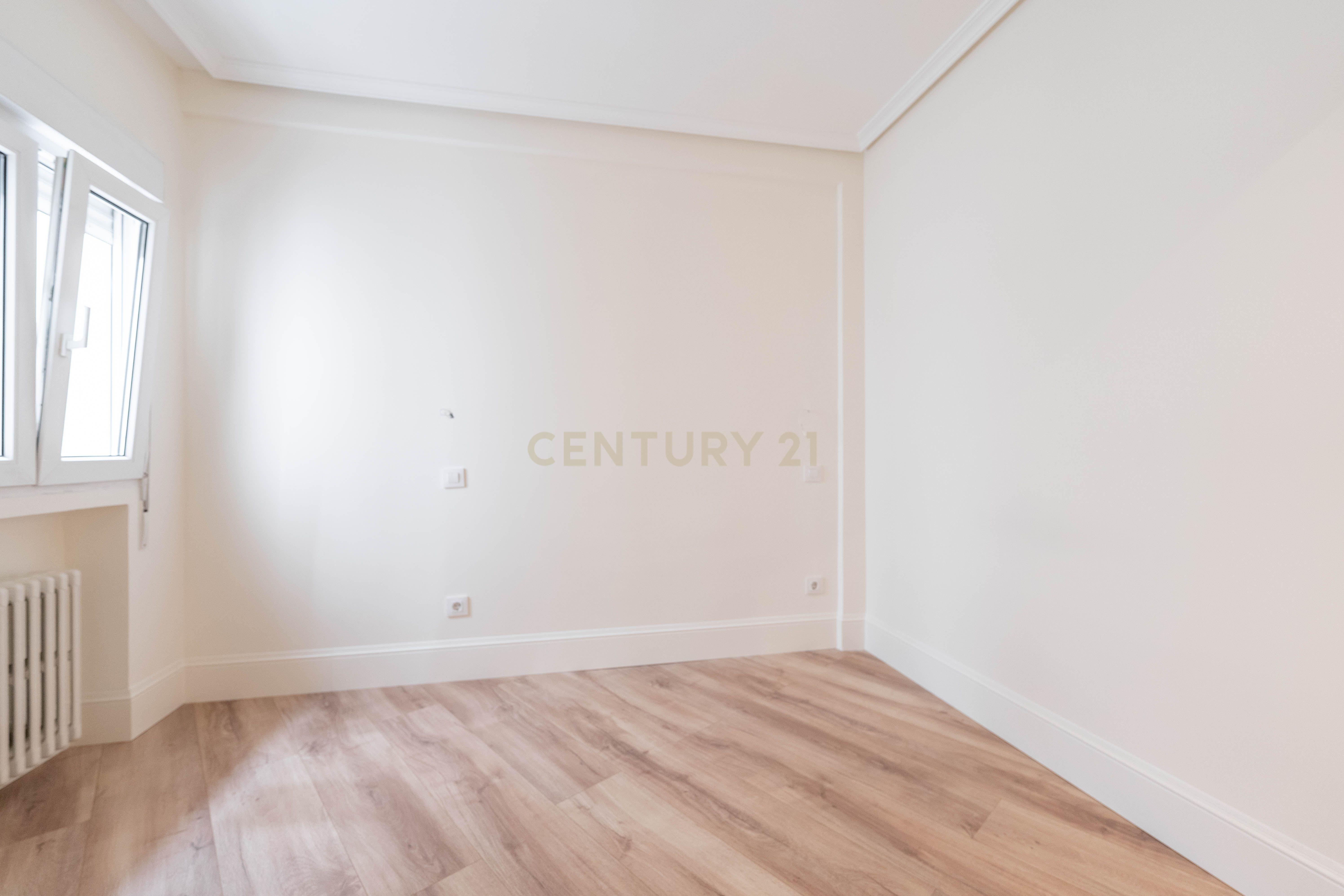 APARTAMENTO LUMINOSO Bº DE SALAMANCA - Image 10