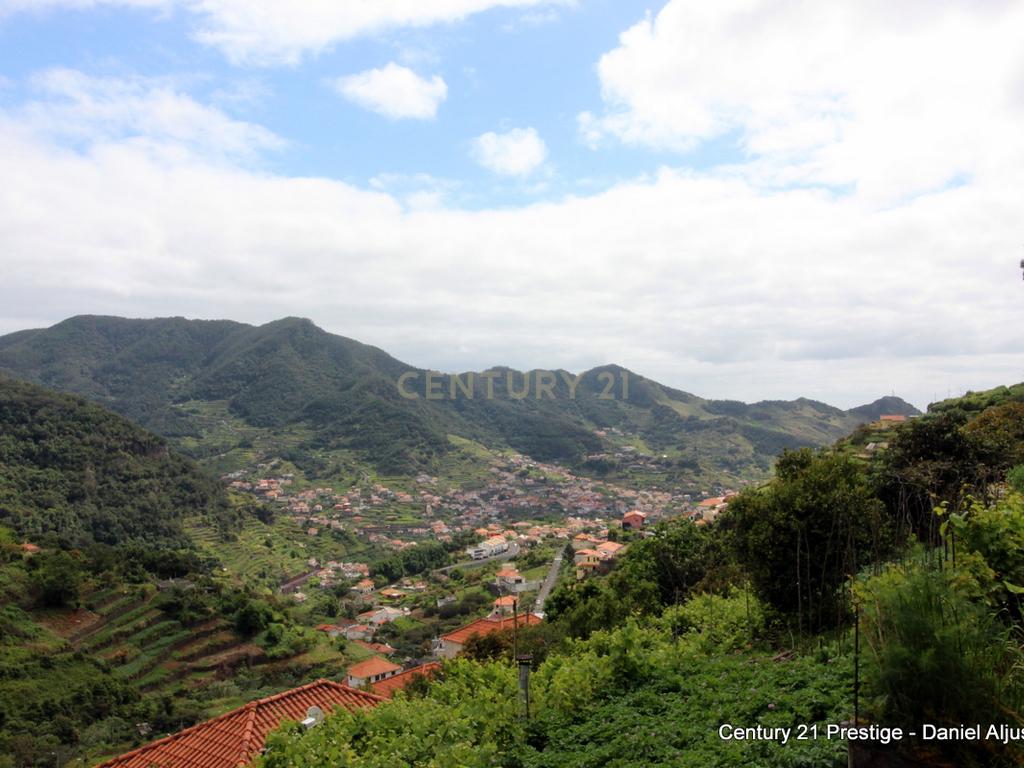 Terreno  em Machico, Madeira - Viabilidade e Água - Image 1