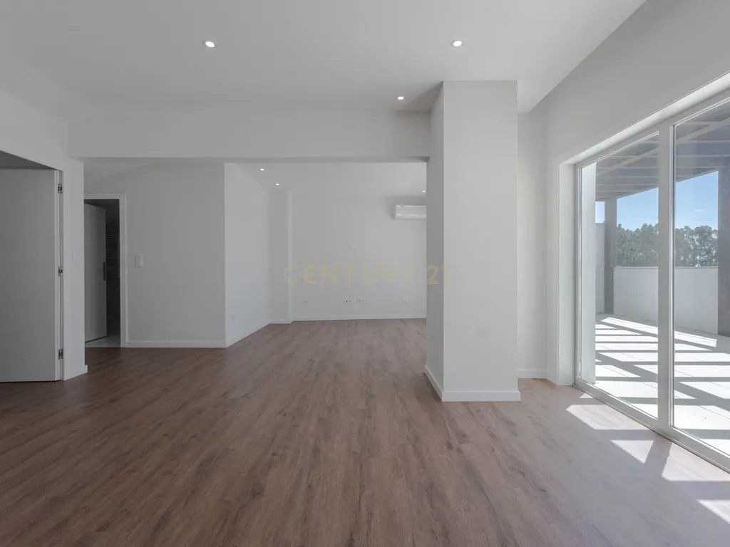 T4 Duplex com vista mar em Espinho - Image 31