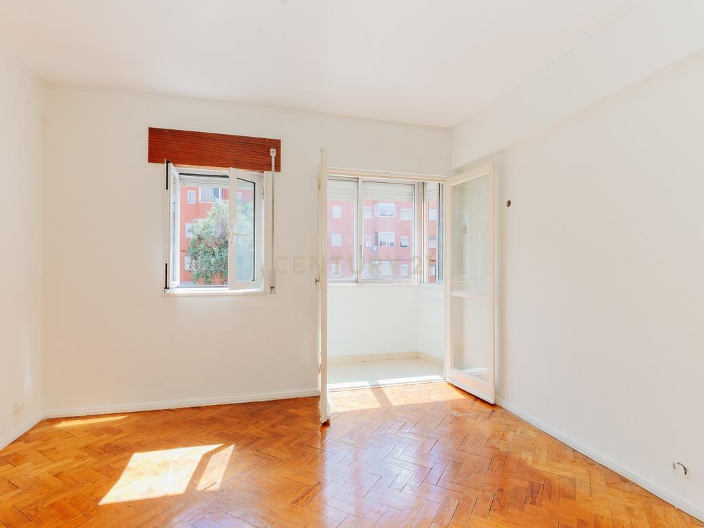 Apartamento T3 nos Olivais - Image 9