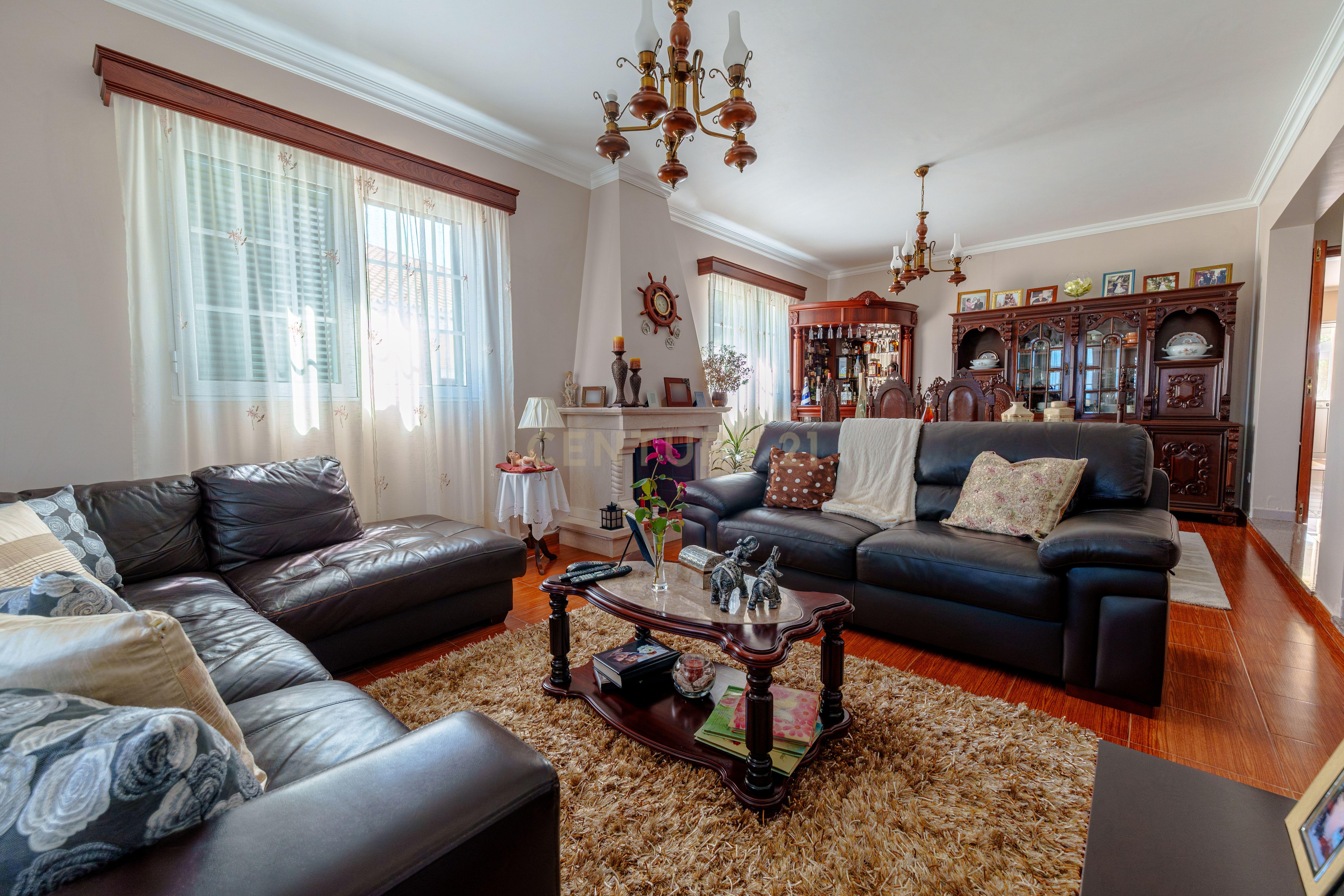 Fotografia 3 de Moradia T4 com 2.971 m² de Terreno e Vista Panorâmica