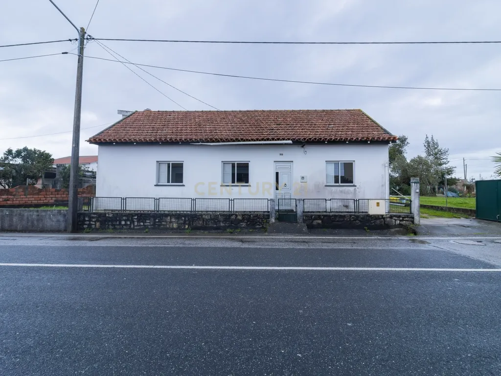 Moradia T3 com terreno + Moradia T2 - Image 1