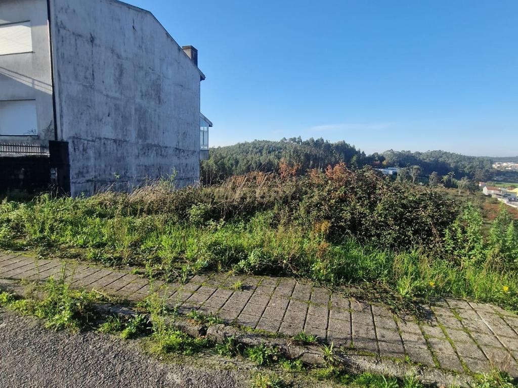 Terreno para construção de moradia de 3 frentes - Image 6