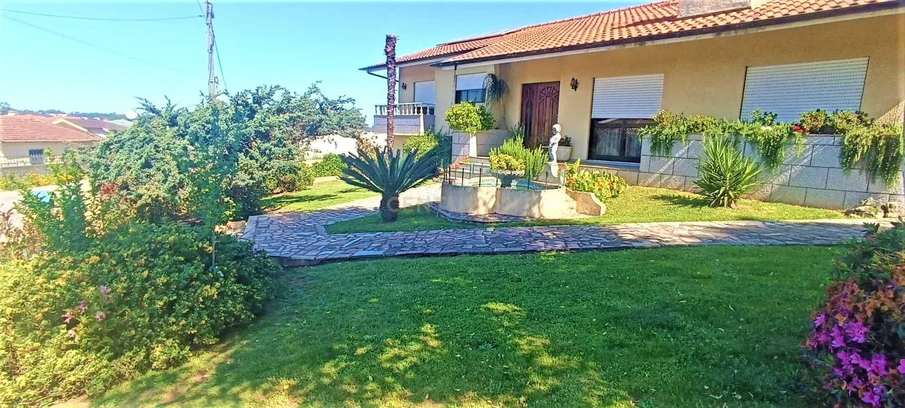Fotografia 6 de Grande moradia térrea, em Santo Tirso com área de lazer, anexo, jardim e terreno agrícola, Porto