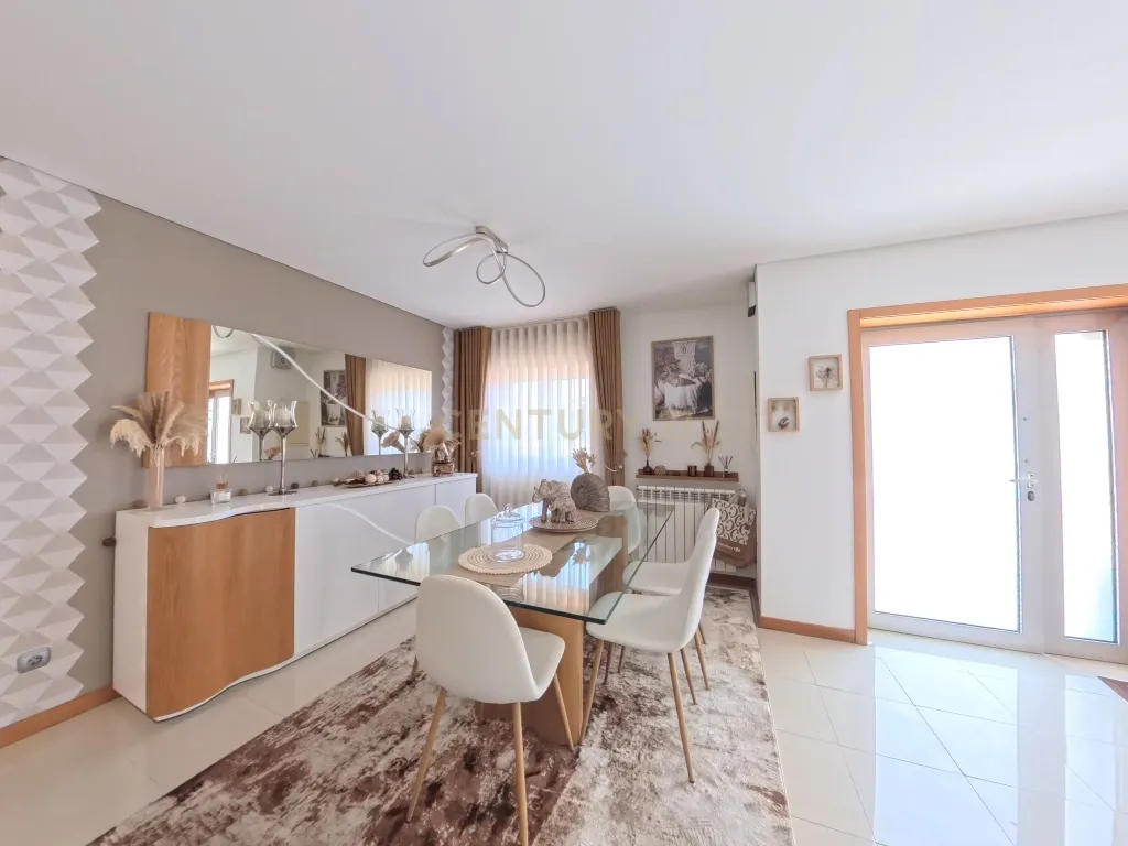 Moradia T4 em Esposende com Jardim e Garagem - Image 2