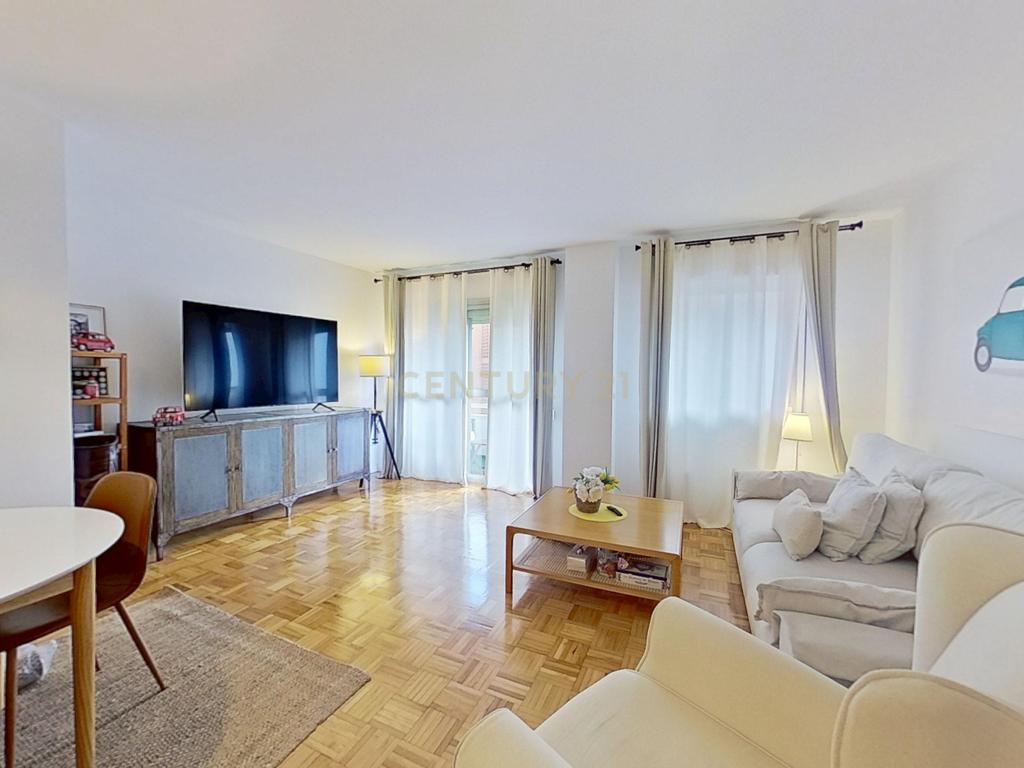 Fantástico Piso en venta en frente al Corte Inglés