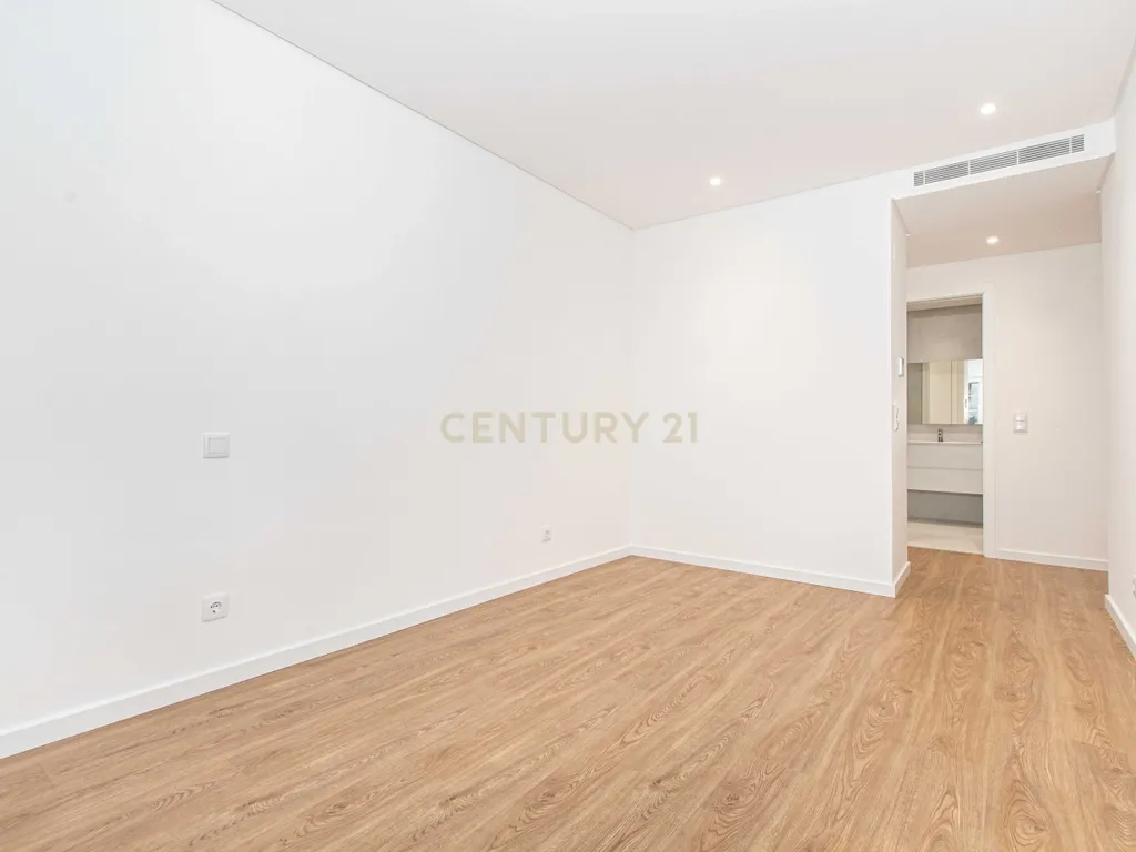 Apartamento T2 Urbanização Neudel na Amadora, a estrear - Image 19