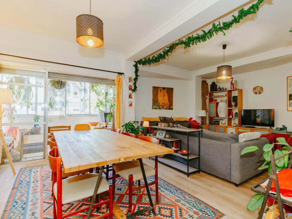 Apartamento T3 à Venda – Olivais, Rua Cidade da Beira - Image 4